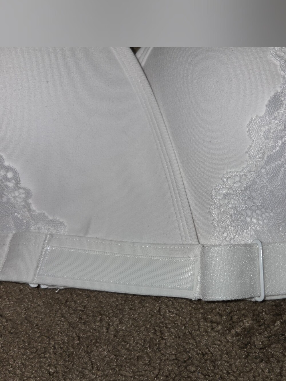 Everyday White Lace-Accent Comfort Bra - Picture 6 of 7